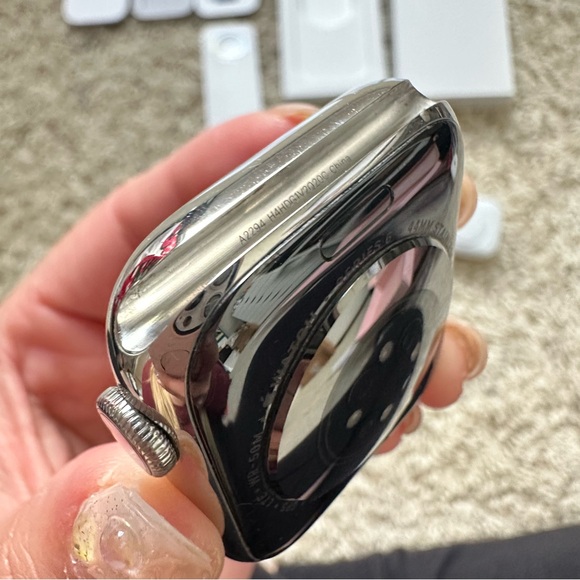 VGUC Apple Watch Series 6 44mm Silver Stainless Model with White Sport Band - Picture 8 of 16